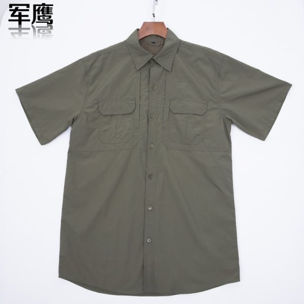 Tactical short-sleeved shirt in khaki for summer, breathable and military style, ideal for casual or work wear.