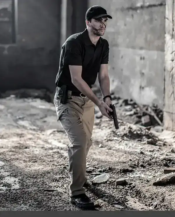ខោ Tactical សម្រាប់ធ្វើដំណើរ និងប្រើប្រាស់ប្រចាំថ្ងៃ មានហោប៉ៅ Cargo ពណ៌ខ្មៅ.