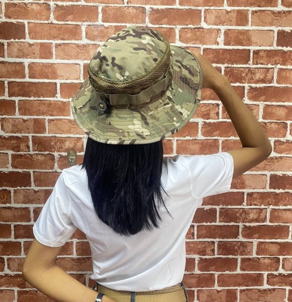 មួក Boonie Tactical ពណ៌កាមូផ្លាច មានសំណាញ់ខ្យល់ និងខ្សែចង្កាអាចលៃតម្រូវបាន.