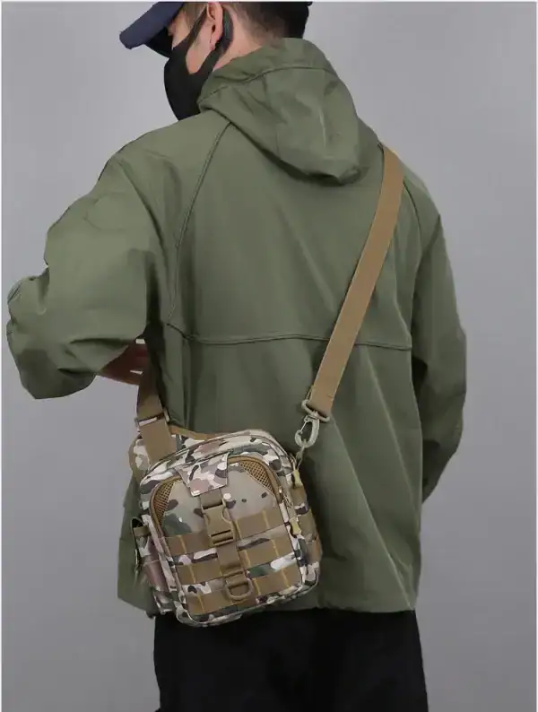 កាបូបស្ពាយ Sling Camouflage សម្រាប់ក្រៅផ្ទះ និងសម្រាកលំហែ, ពណ៌កាមូហ្វ្លាស, ស្រាល និងងាយស្រួលចាប់យក.